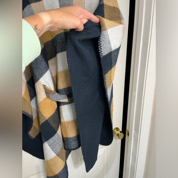 Ann Taylor Factory Plaid Poncho in Mustard and Black - Picture 9 of 10